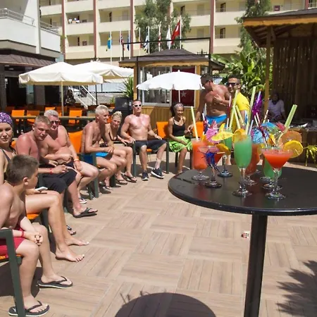 מלון Grand Atilla אלאניה