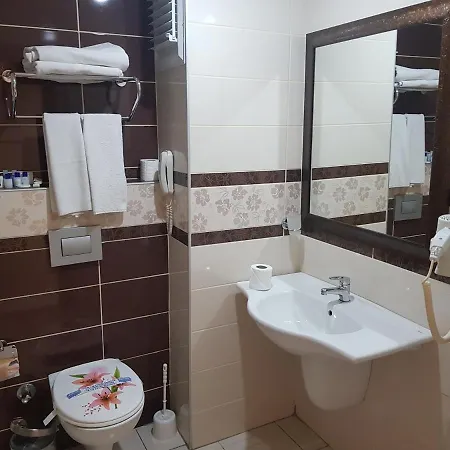 מלון Grand Atilla אלאניה