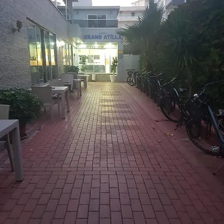 Grand Atilla فندق 4*