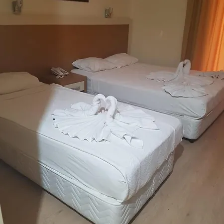 فندق Grand Atilla 4*