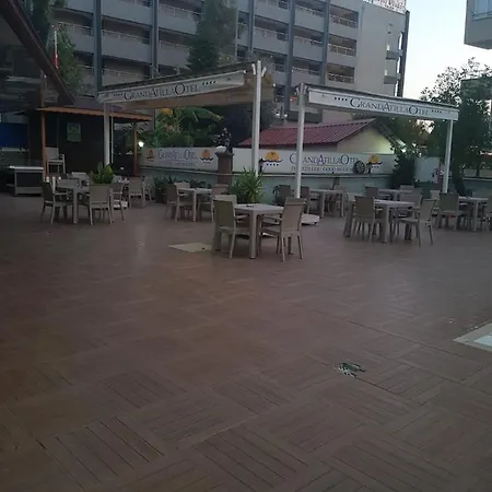 Grand Atilla 4* אלאניה