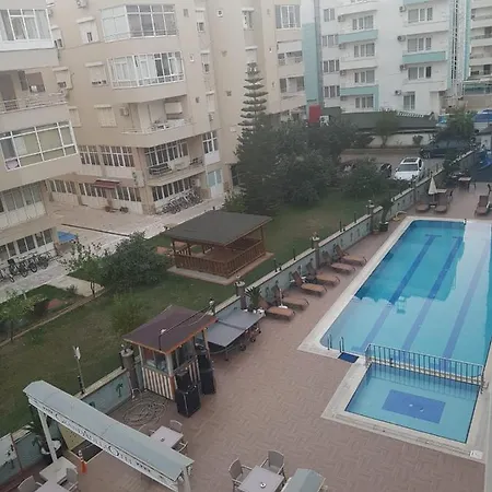 מלון Grand Atilla 4*