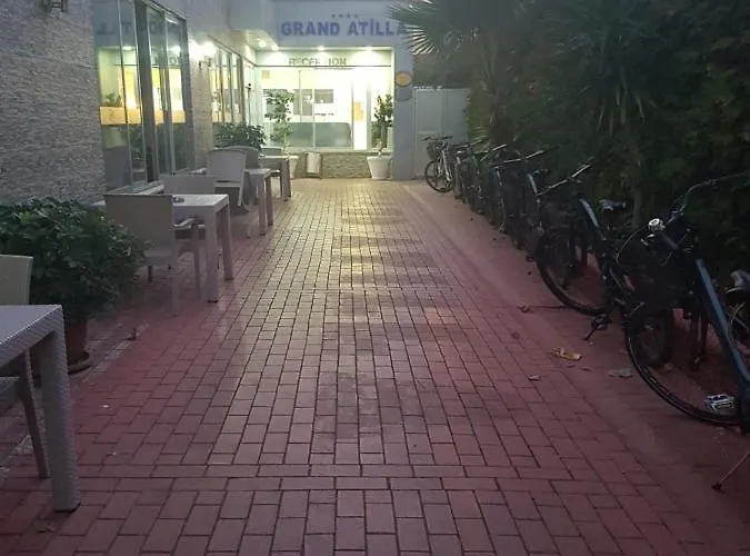 Grand Atilla Hotell 4*